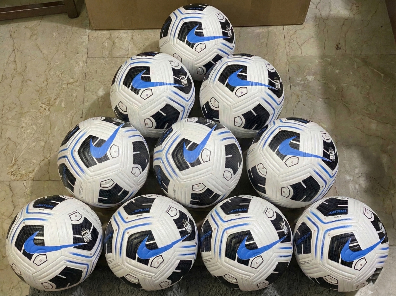Bulk/Lot of 10 Nike Academy Soccer Training Balls Perfect for Training &Practice