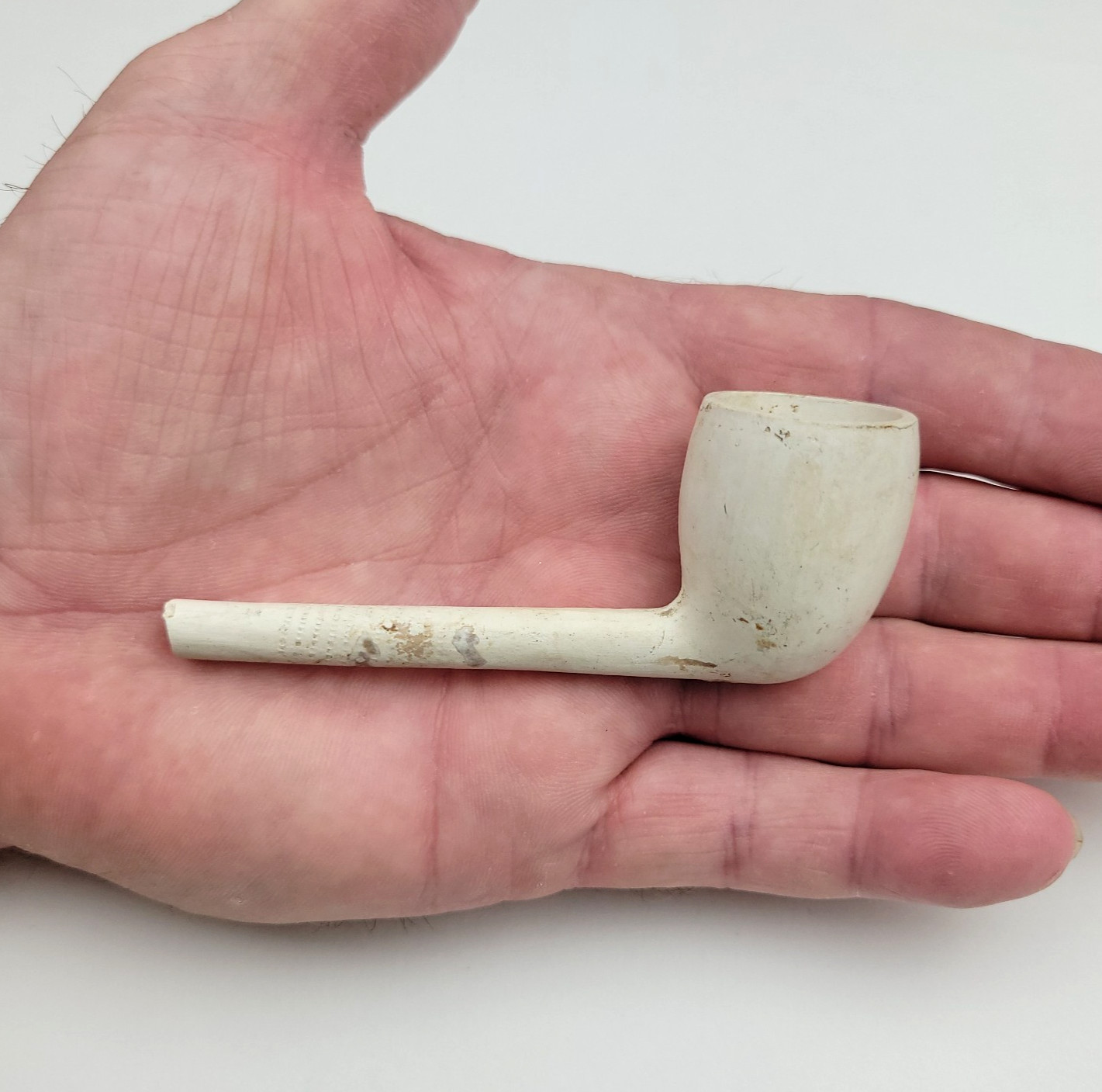 3.625" Molded Kaolin Clay Trade Pipe - South Dakota - J. Aplan Coll. Artifact