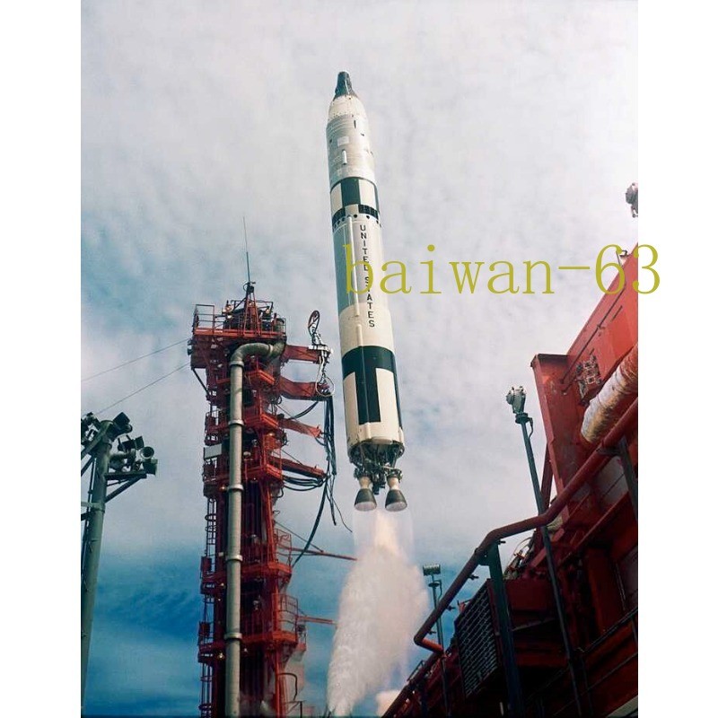 Gemini Constellation Series Second Generation Manned Spacecraft Rocket model