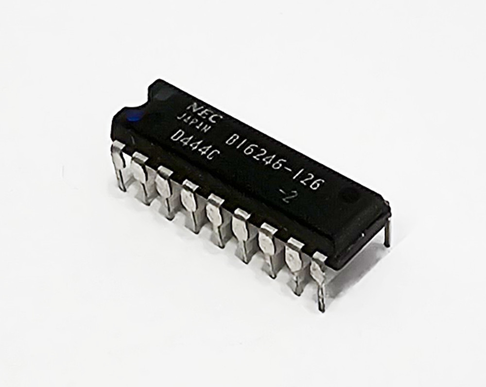 NEC D444C Integrated Circuit (18 Pin)