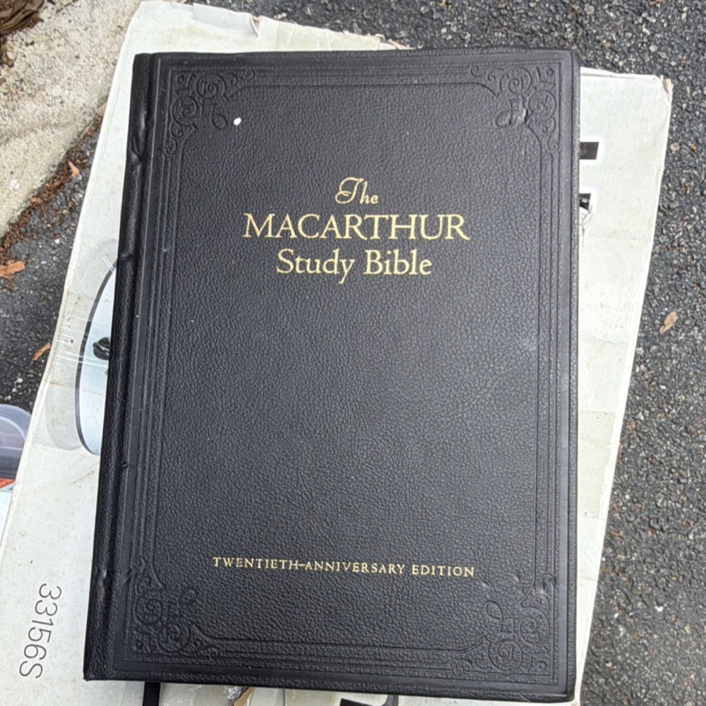 MacArthur Study Bible New King James Version 20th Anniversary Edition