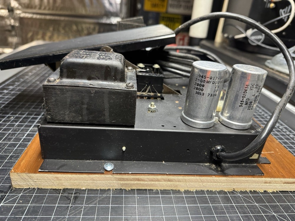 lowery solid state amplifier With Petal