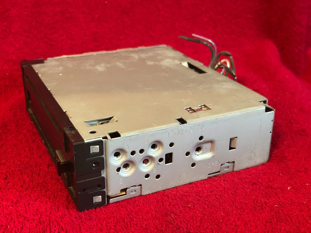 JVC AMERICAS CORP MODEL KD-S5050 CD RECEIVER MISSING FACEPLATE