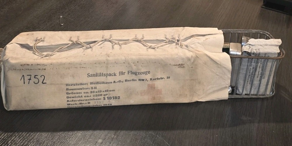 SCARCE LUFTWAFFE BOMBER CREW FIRST AID KIT COMPLETE