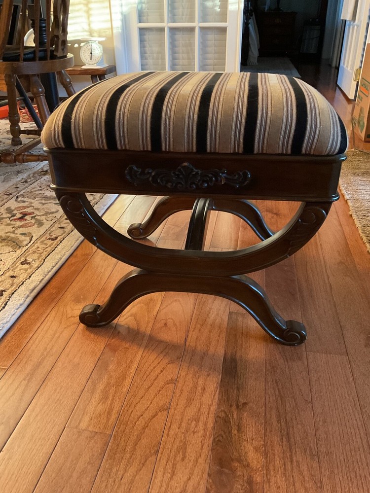 VTG Regency Style Carved Upholstered Bench Entryway Bench