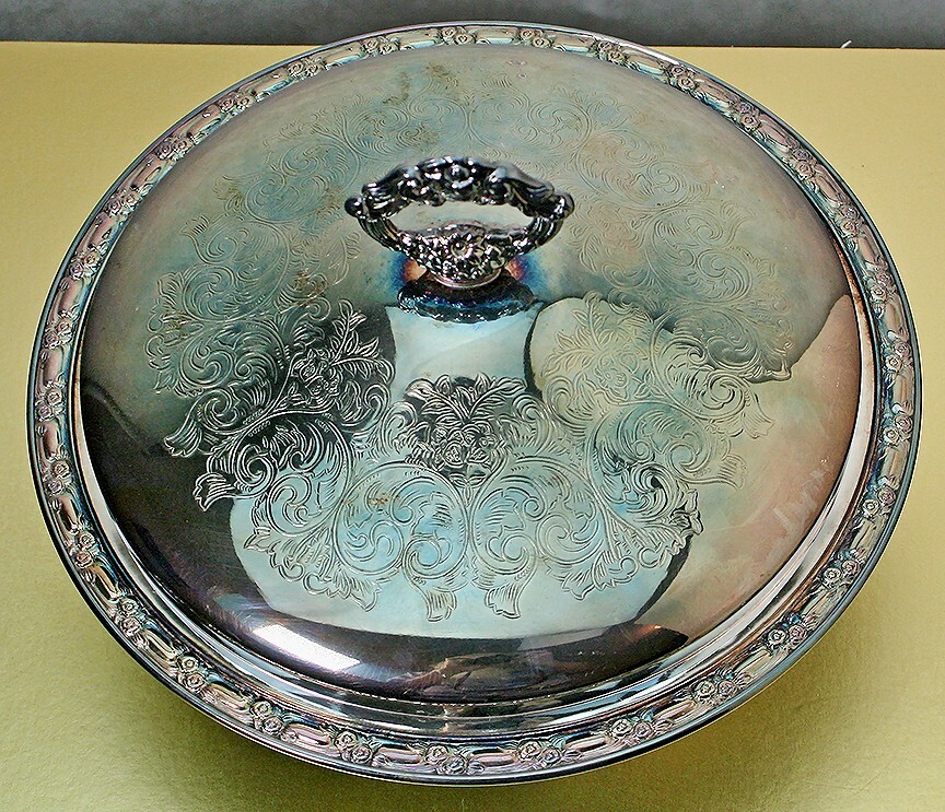 Oneida Silver Plated 3-Footed Round Serving Dish with Engraved Lid