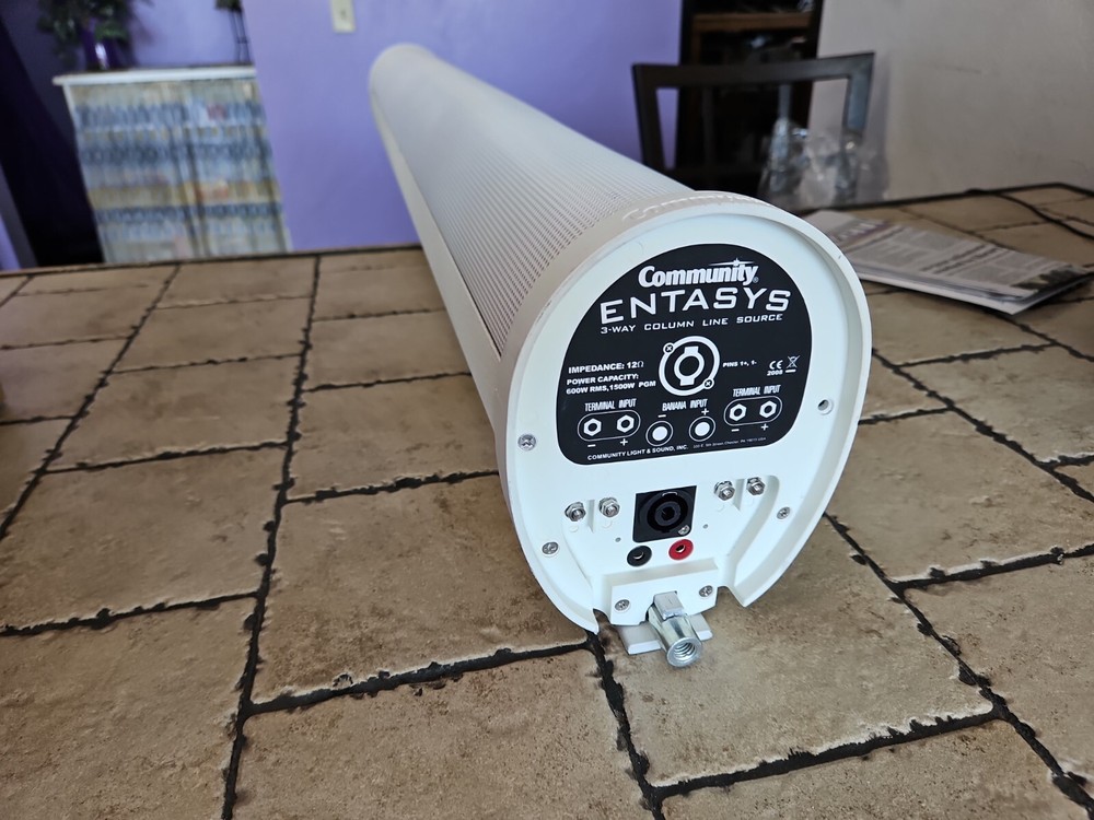 Community Entasys Speakers. High performance 3-Way Column Line Array System