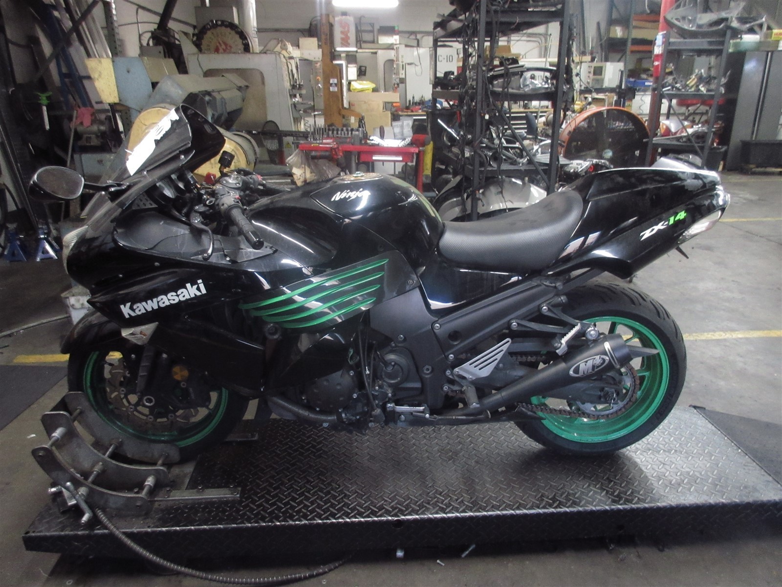 2009 08-11 Kawasaki ZX14R ZX14 Crankcase Case Engine Motor Block Piston **READ**