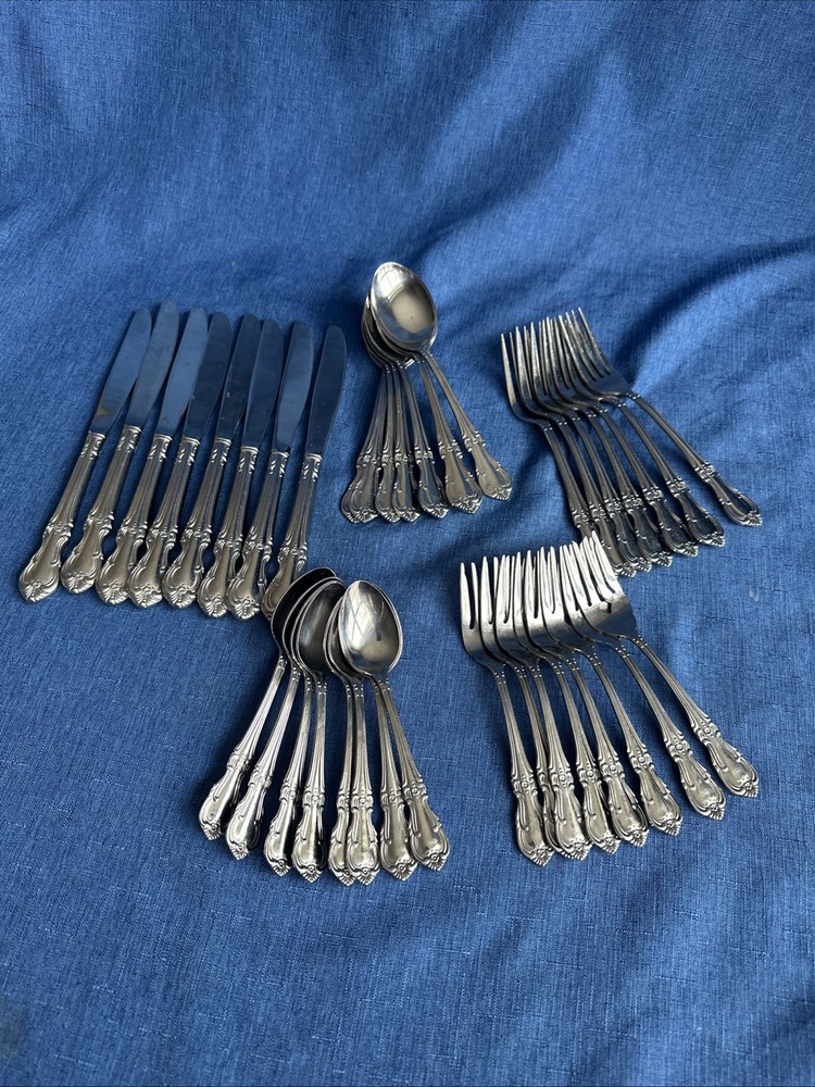 39 Pcs Salem Silversmiths VICTORIA Pattern Flatware Inv#40