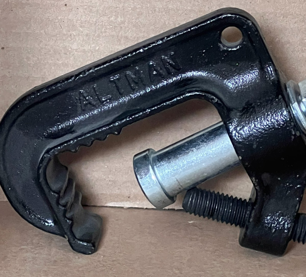Altman Malleable Iron Pipe Clamp
