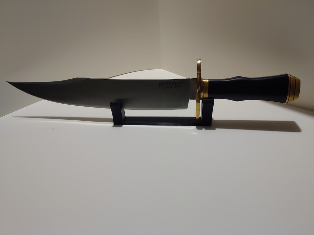 Pink Universal knife display stand