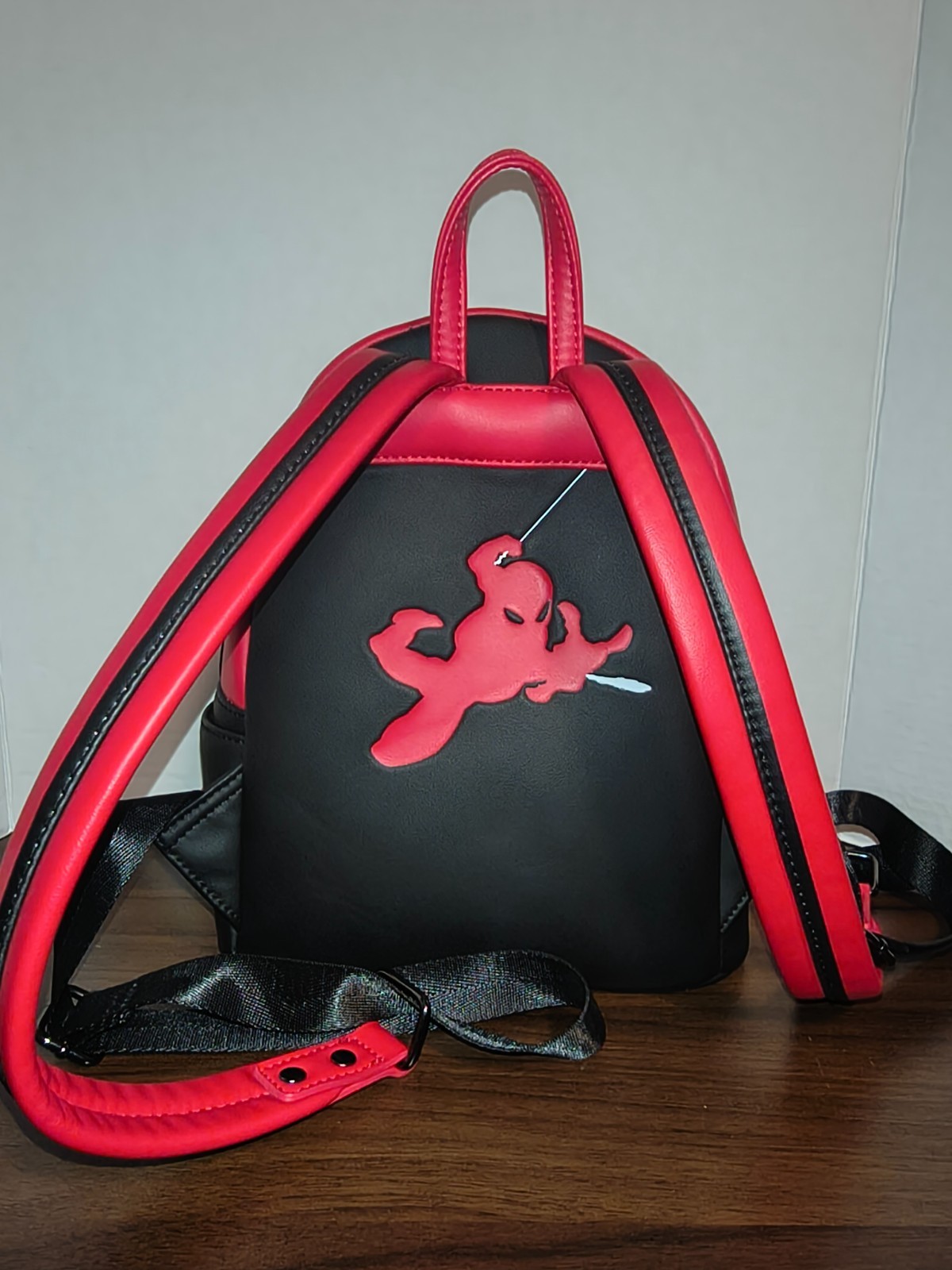 Disneyland Paris Loungefly Hotel New York Mini Backpack Bag Marvel Disney Parks