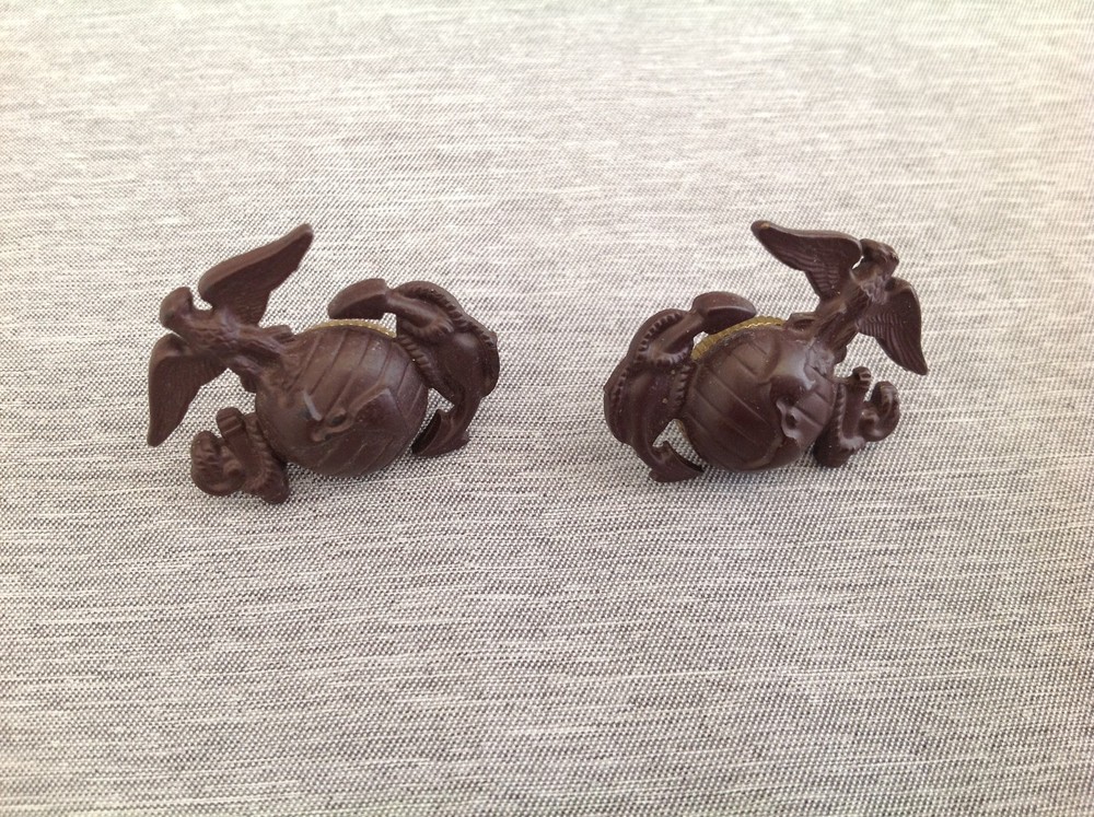 2 Krew USMC Screw Back Hat Badges