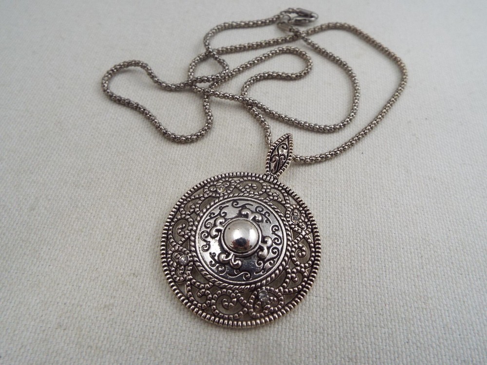 Silvertone Shield Pendant Necklace (J6)