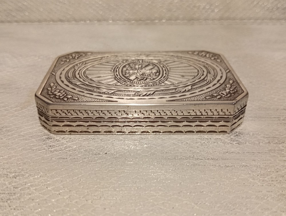 Solid Silver Snuff Box, German 1890, Louis XV Style.