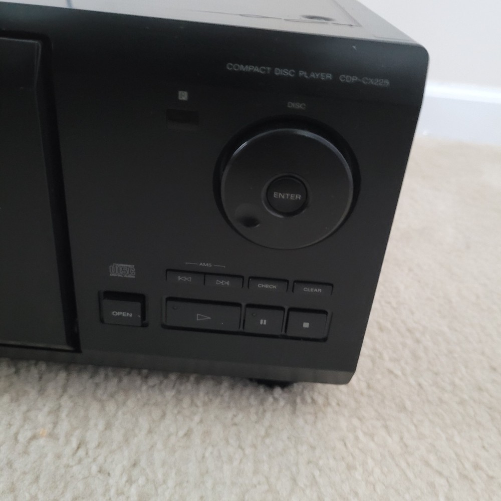 Sony CDP-CX225, 200-CD changer Mega storage Carousel, without Remote, Tested.