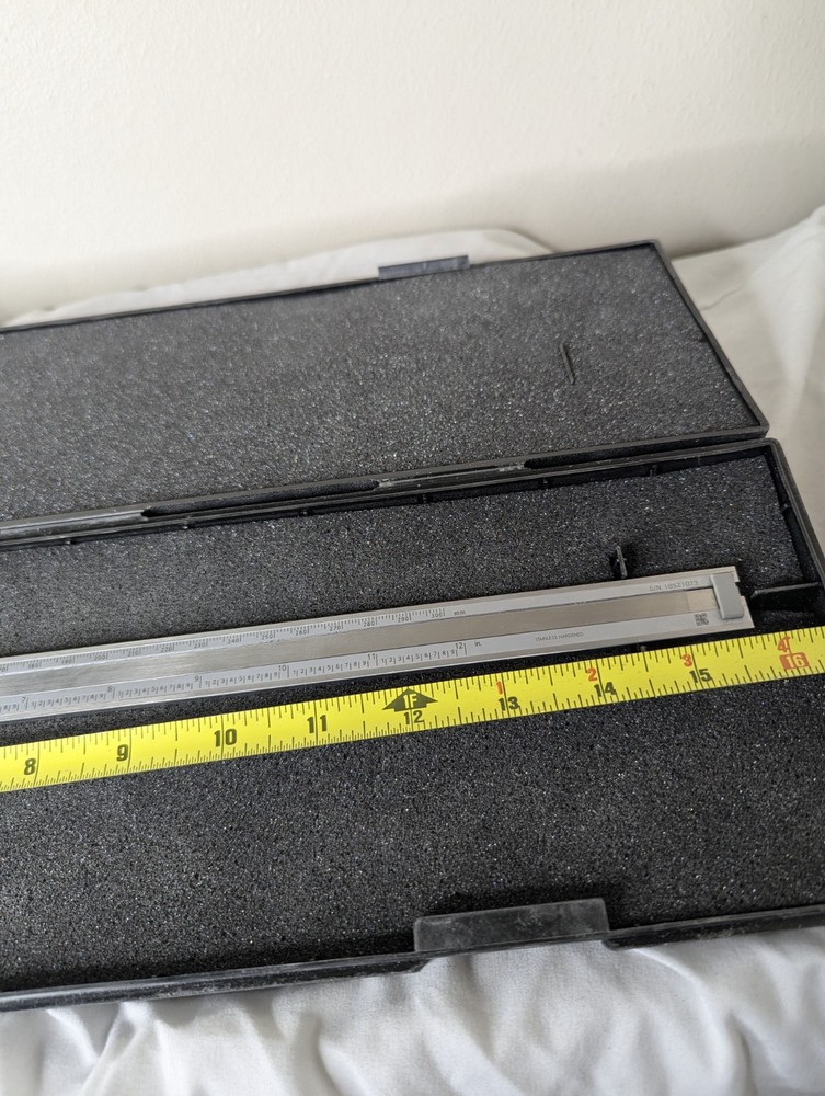 Mitutoyo dial caliper Micrometer 505-746 D12"TX USED