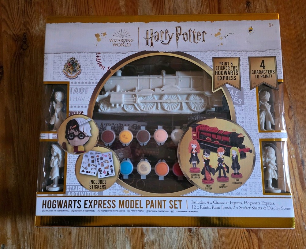Harry Potter Hogwarts Express Train & Character Model Paint Set Kit Complete