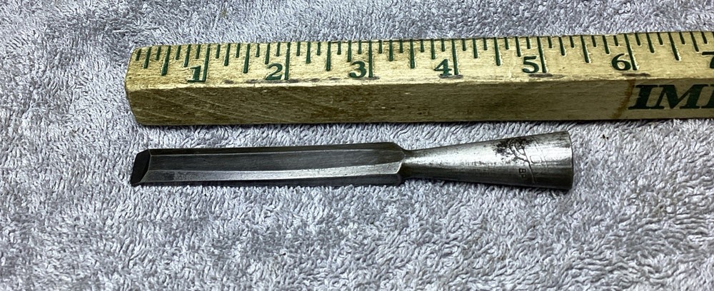 VTG. FULTON 1/2” BEVELED EDGE SOCKET CHISEL