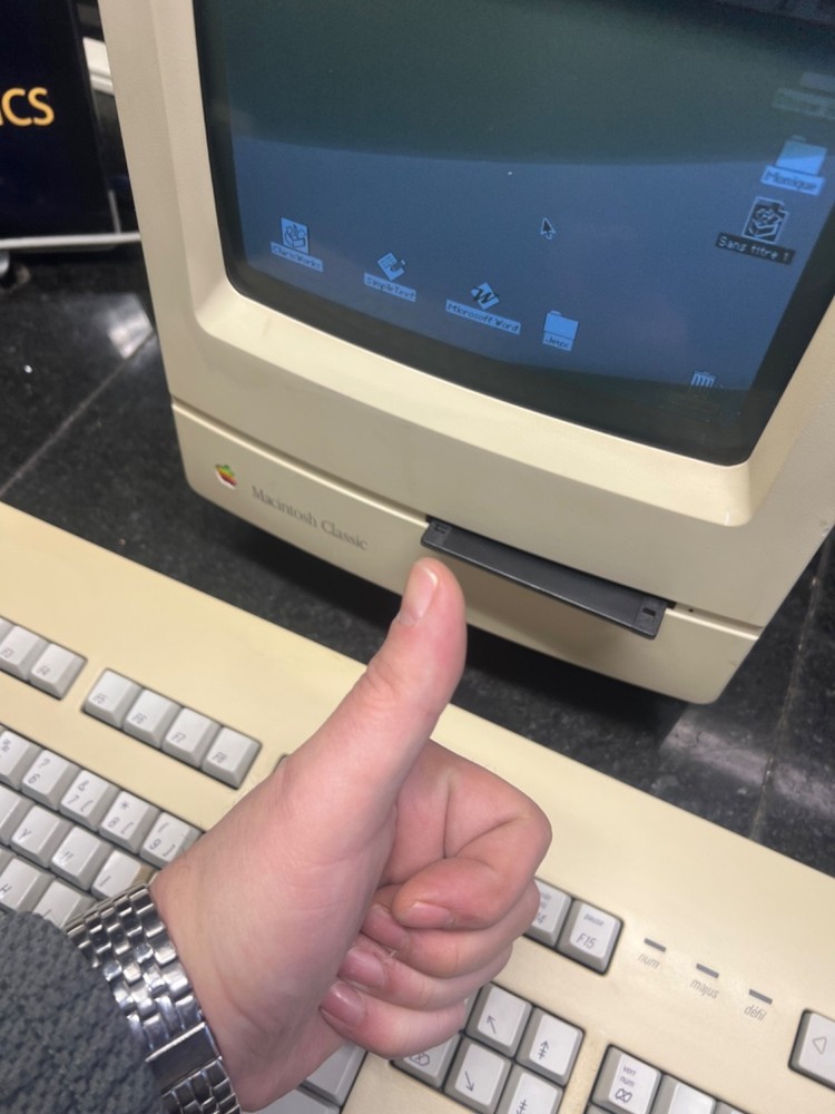 Macintosh Classic / keyboard mouse/ working!