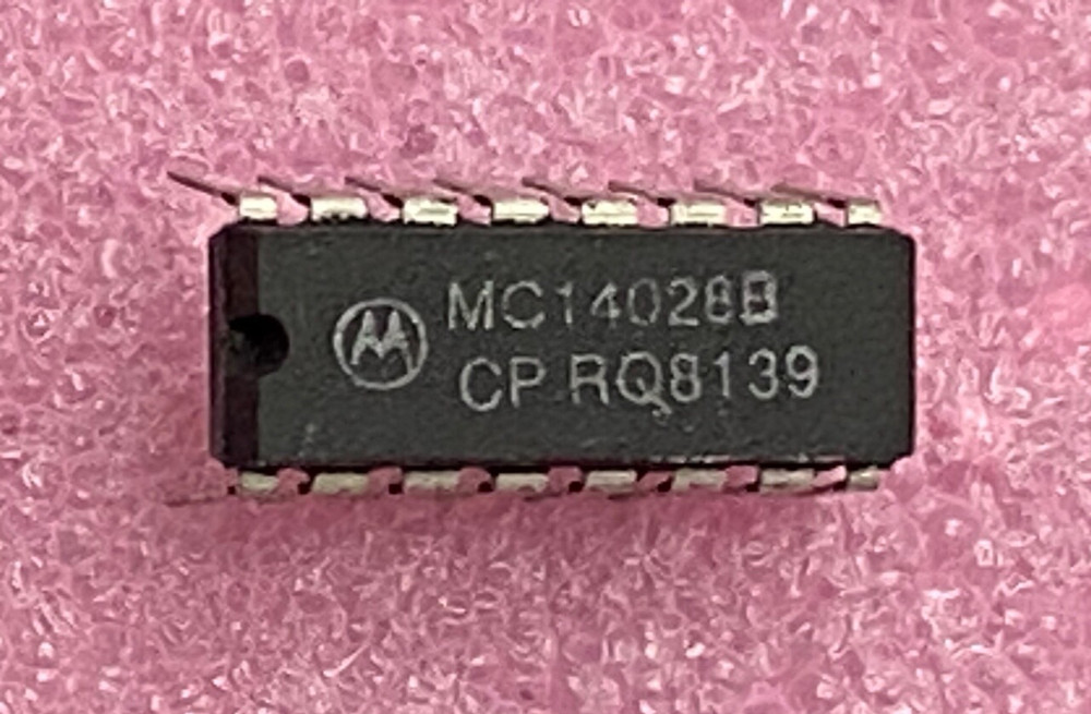 Motorola MC14028BCP BCD-to-Decimal, binary to octal decoder Integrated Circuit