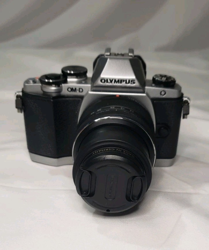 Olympus OM-D E-M10 Digital Camera For Parts