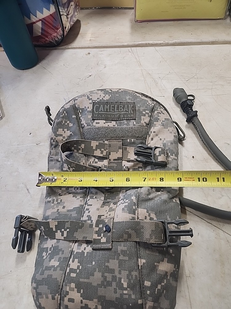 Camelbak Maximum Gear Hydration Pack Digital Camo No Backpack Straps Read
