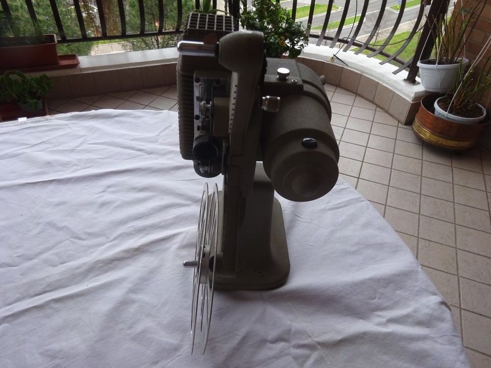VINTAGE "ASTRO" PROJECTOR - 8mm - Untested -