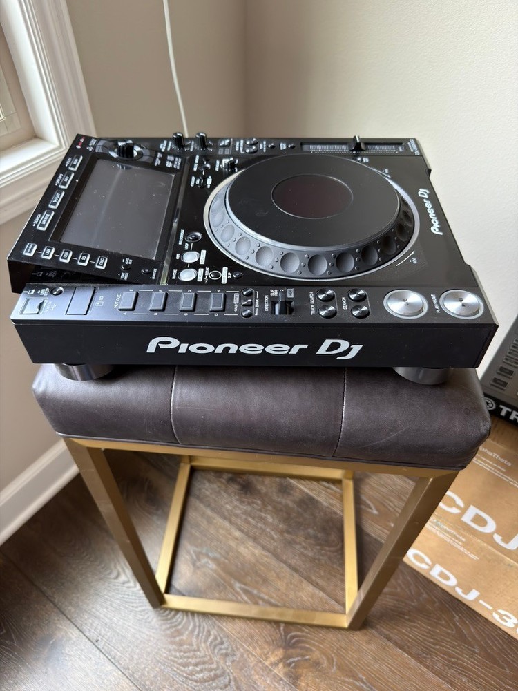 Pioneer CDJ 2000 NXS2