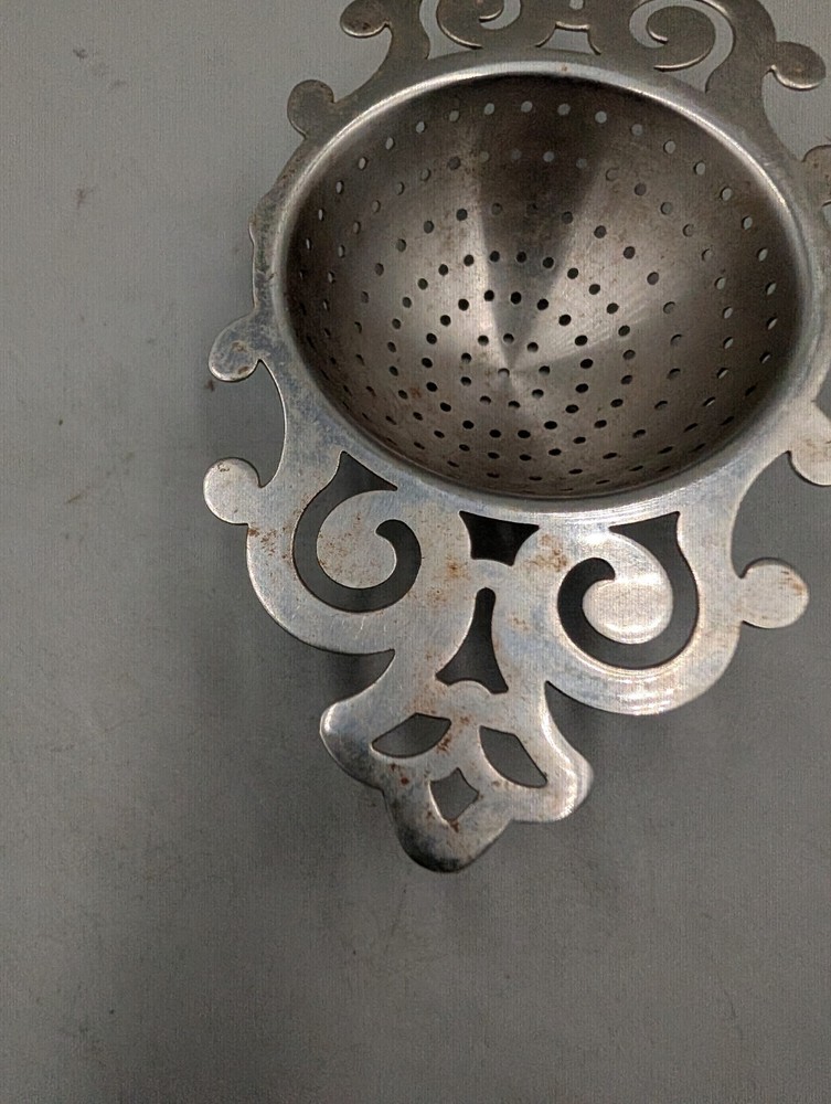VINTAGE English Silver Plate Over The Cup Tea Strainer