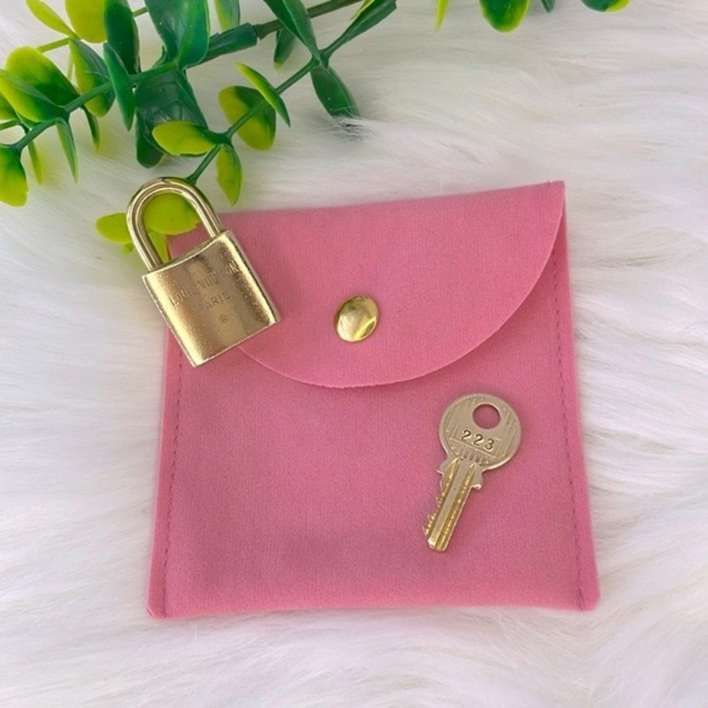 Louis Vuitton Padlock and Key #223