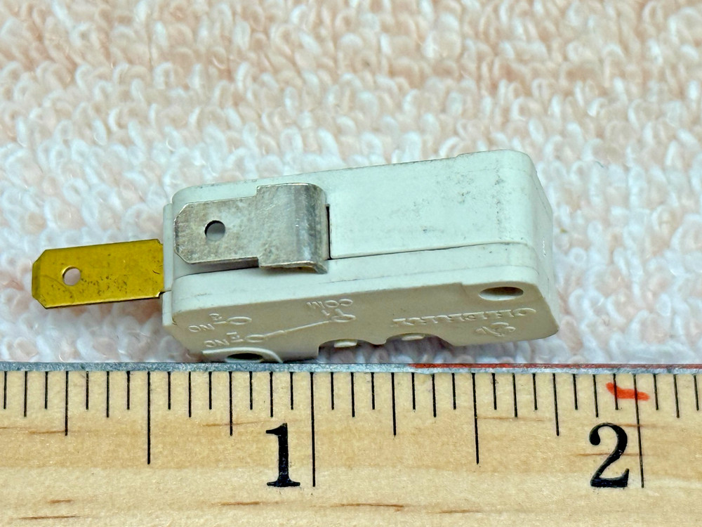 Cherry Microswitch Micro Switch 0.05 Amp 28 Vdc Gold Plated Low Current Contacts