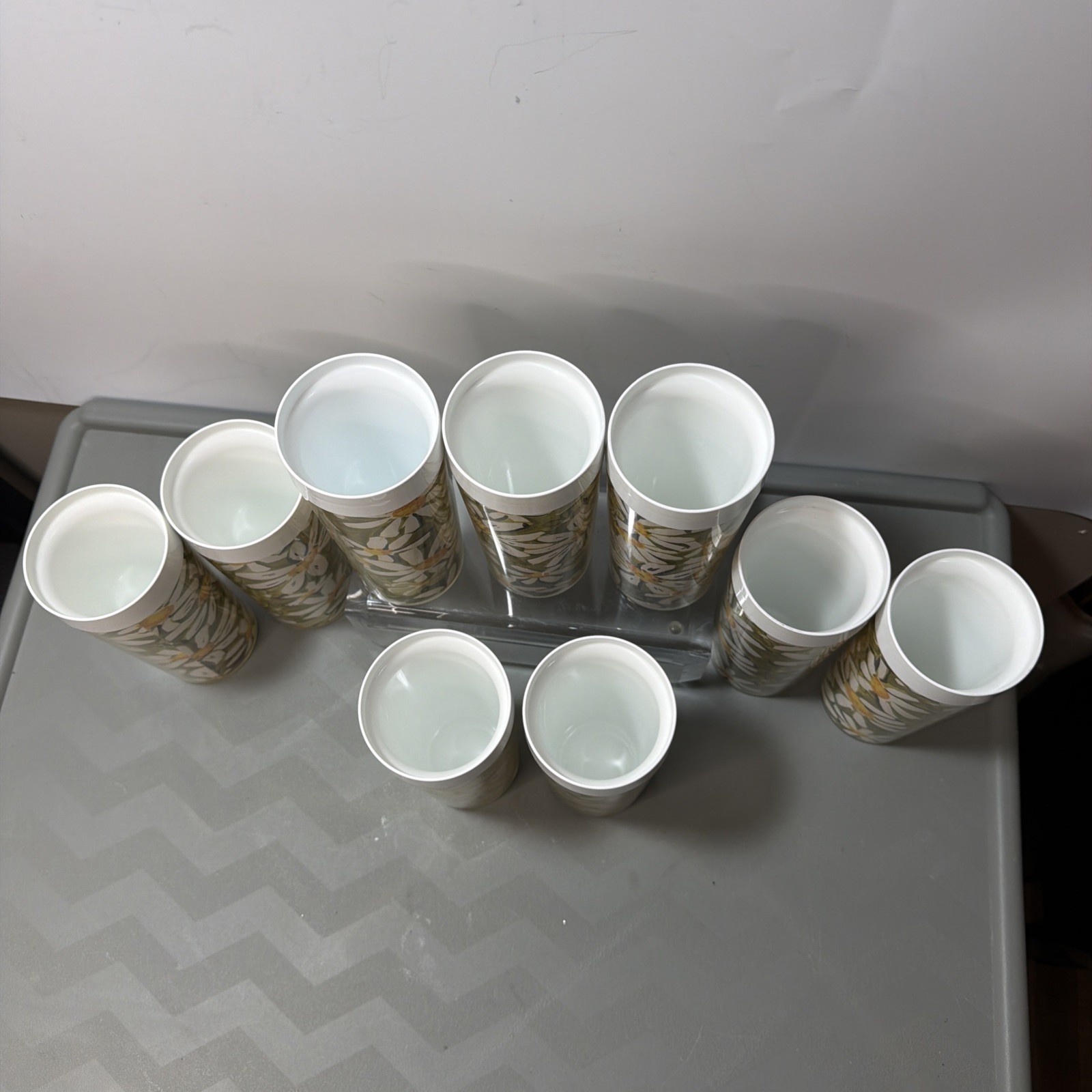 VTG Thermo-Serv West Bend Daisy Tumblers Set of 9 Insulated Plastic 1970s USA