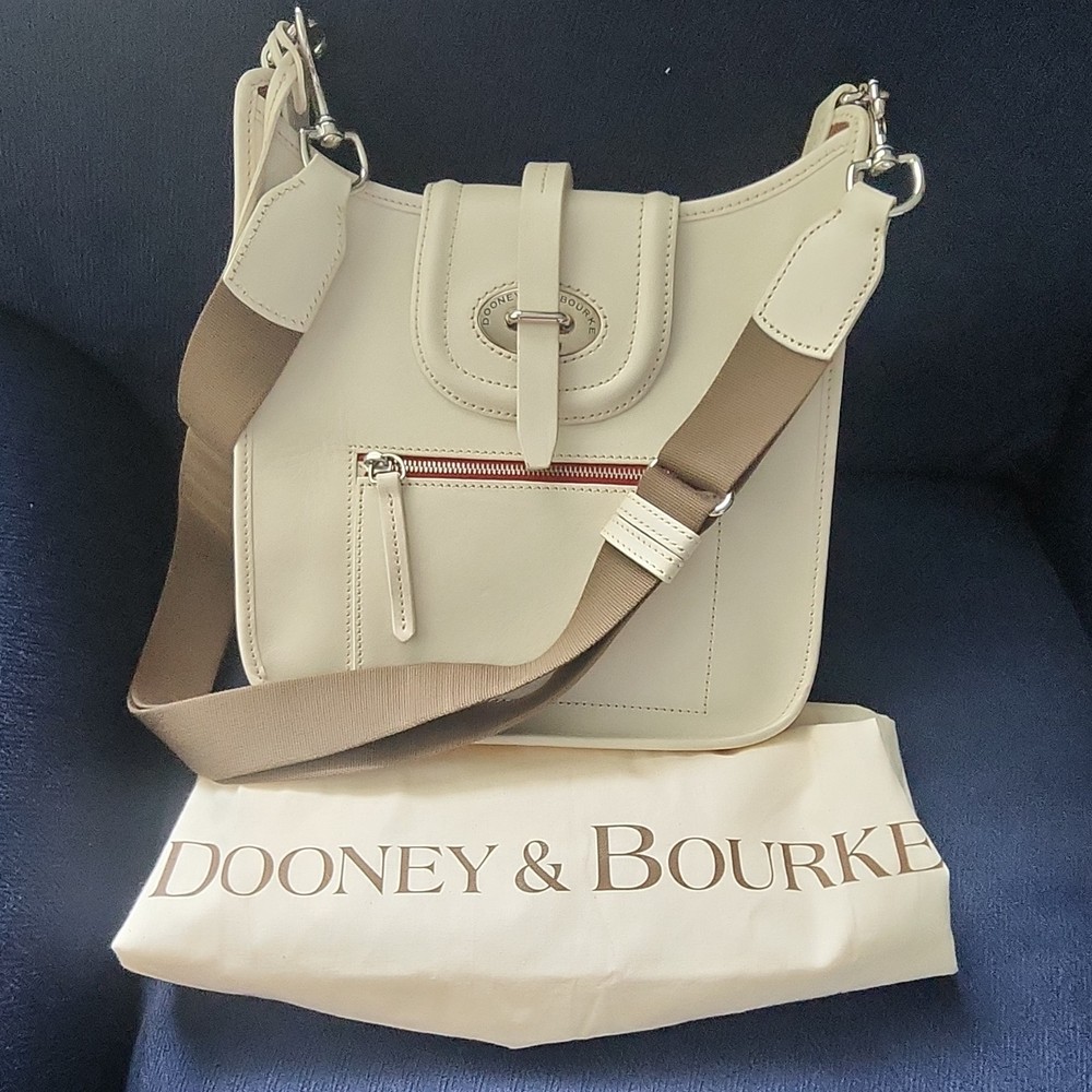 Dooney & Bourke Ivory Shoulder Bag Brown Adjustable Strap Pre-owned excellent