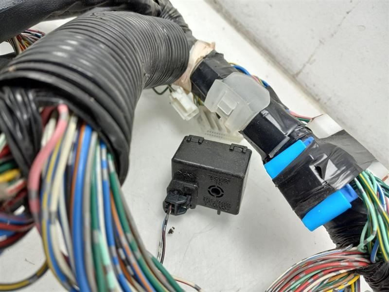 06 TOYOTA SEQUOIA DASH WIRE HARNESS