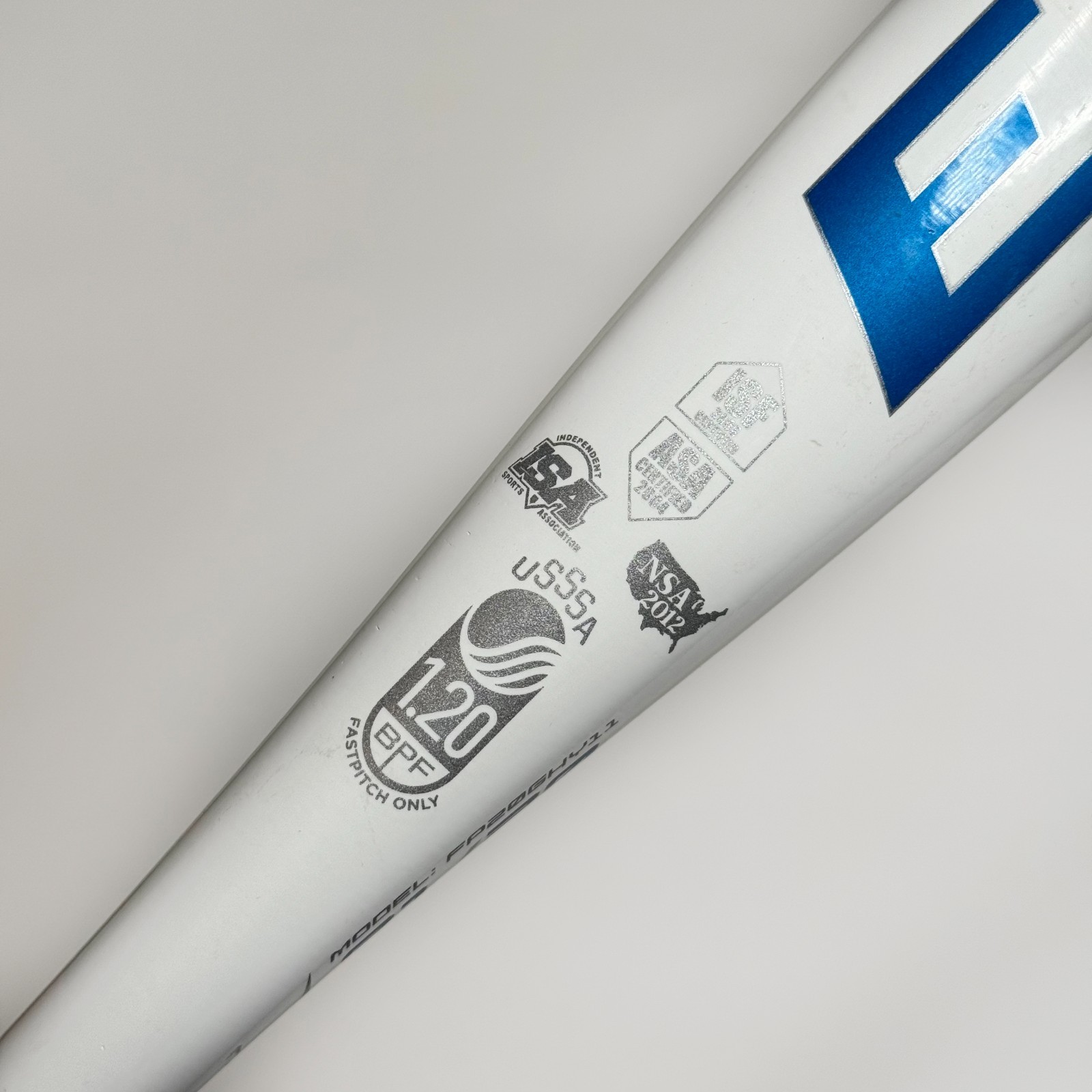 Easton Ghost Fastpitch Softball Bat Official 31 in 20 oz Drop -11 (FP20GHY11)