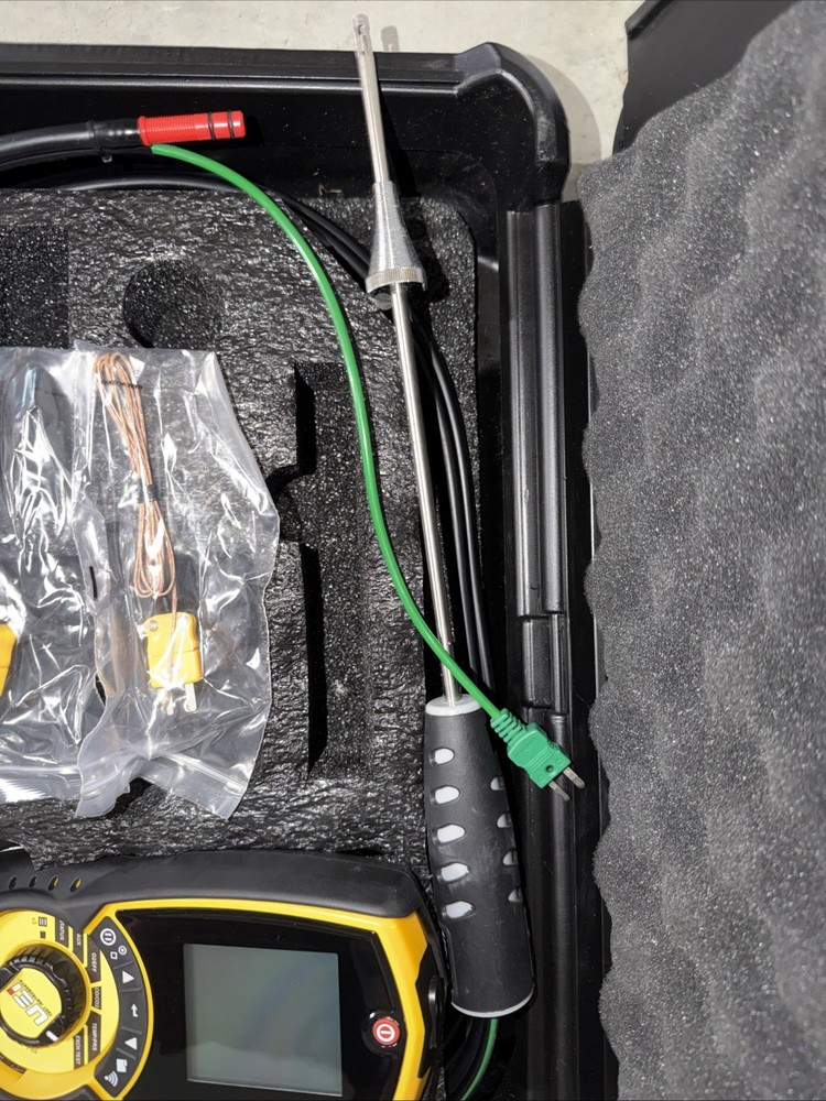 UEI C163 COMBUSTION ANALYZER IN CASE