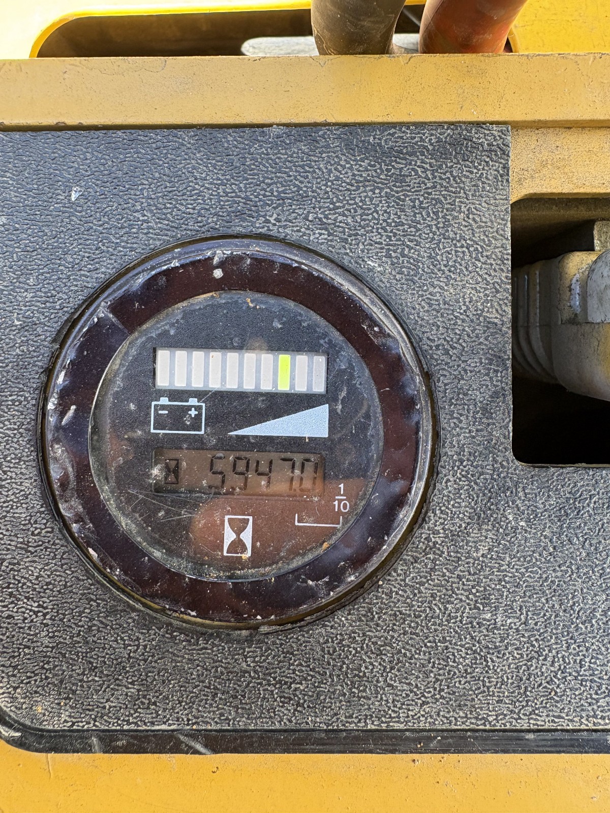 Yale MSW030SCN, 2800 LB, 2-Stage Mast 130”, Electric Pallet Stacke