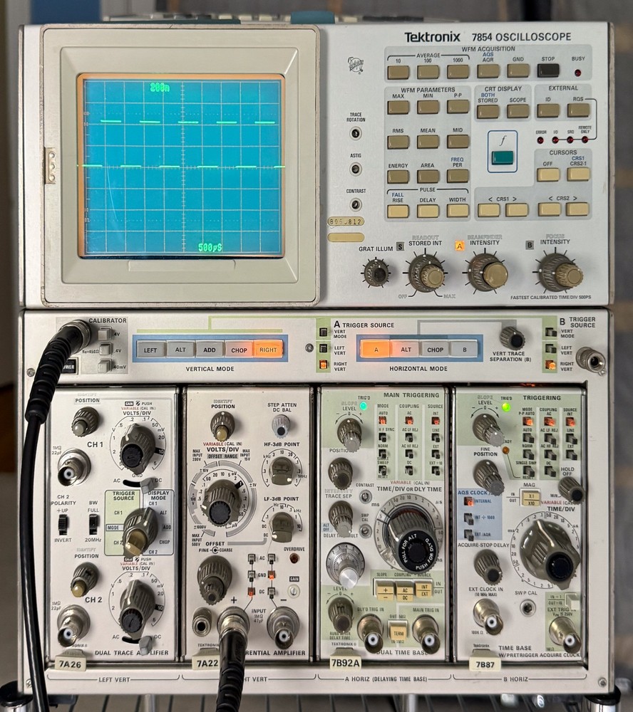 Tektronix 7A24 Dual Trace Amplifier Vertical Plug-in - Tested & working