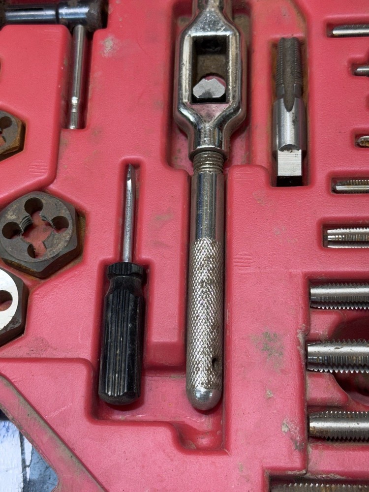 Mac Tools 76-Piece Tap and Die Set - Missing Pieces READ BELOW