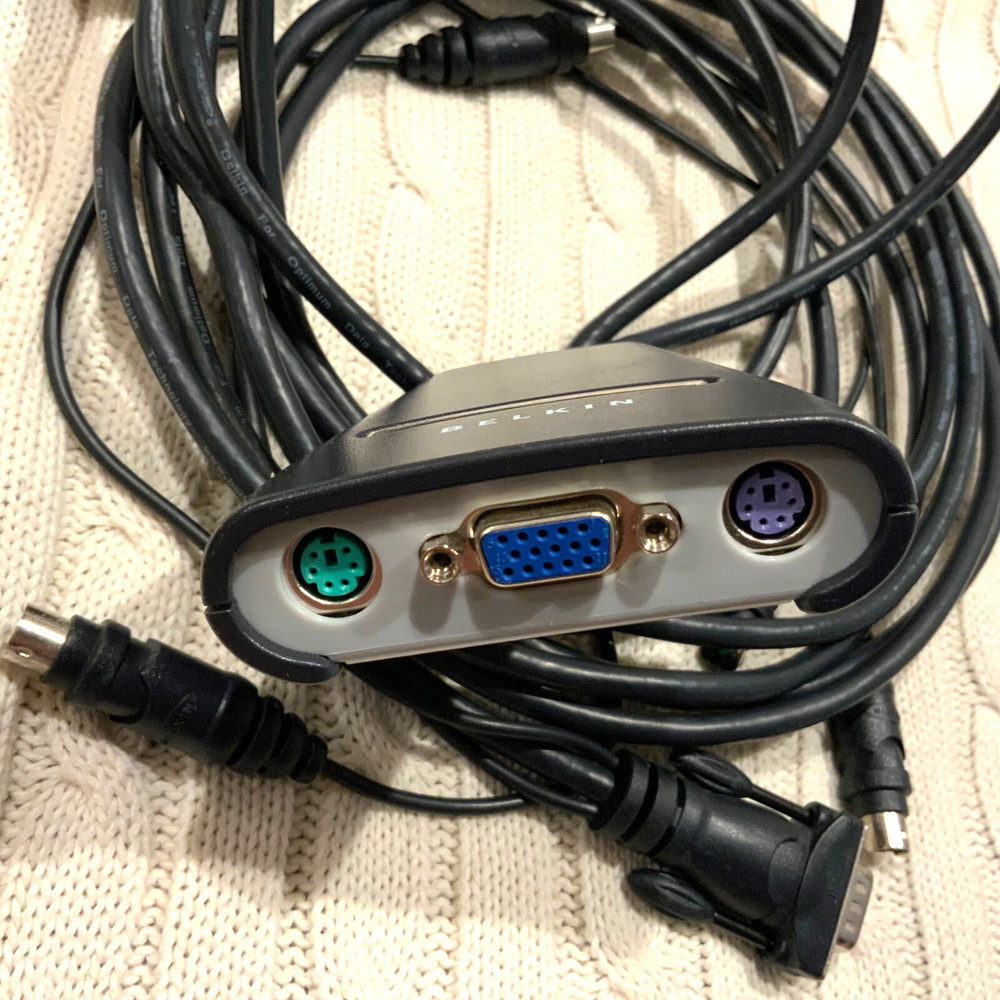 BELKIN 2 Port KVM VGA PS/2 Switch With Built In Cabling