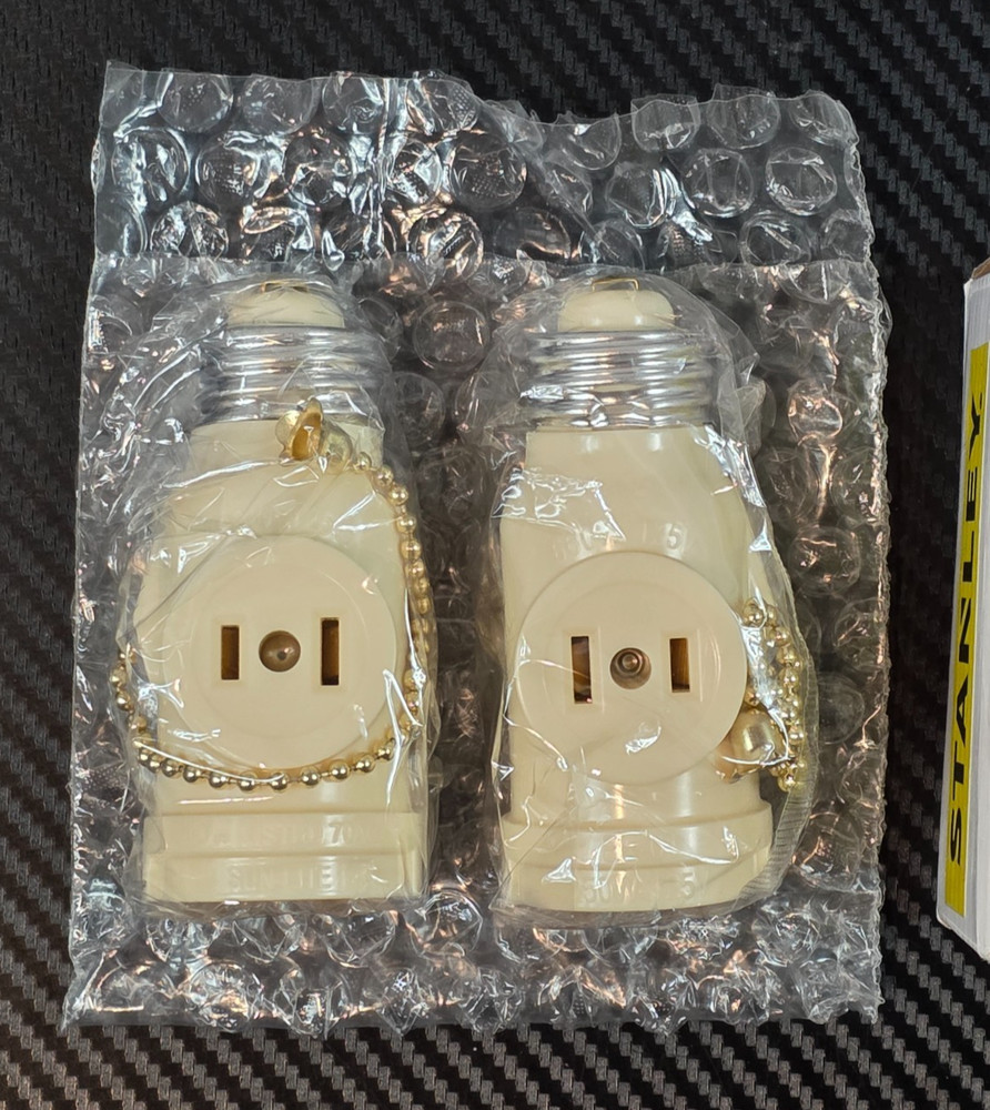 Stanley Set of 2 EK-01 Pull Chain Socket Adapter