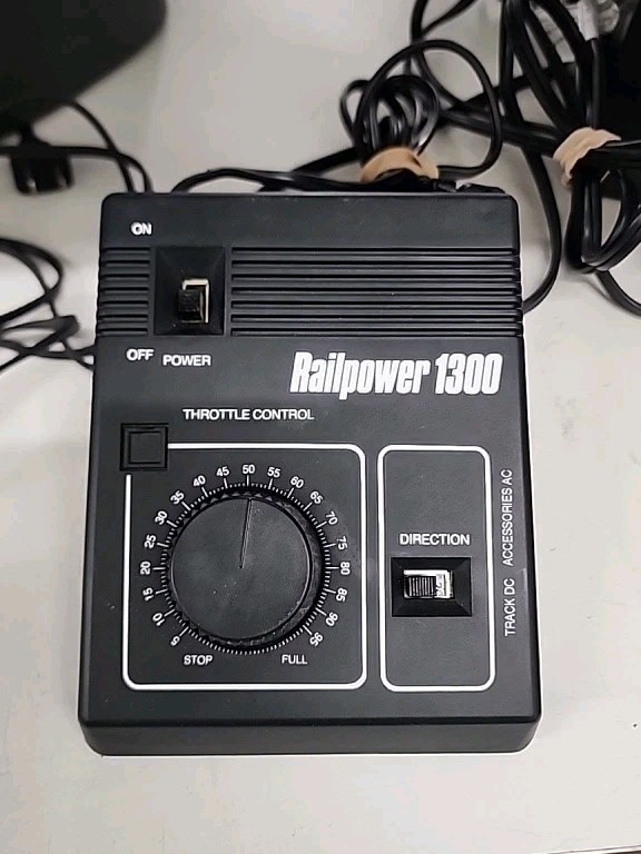 MRC 1300 Railpower Model Train Powerpack