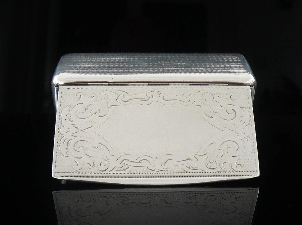 Austria Hungarian Solid Silver Snuff Box, Prague c.1880