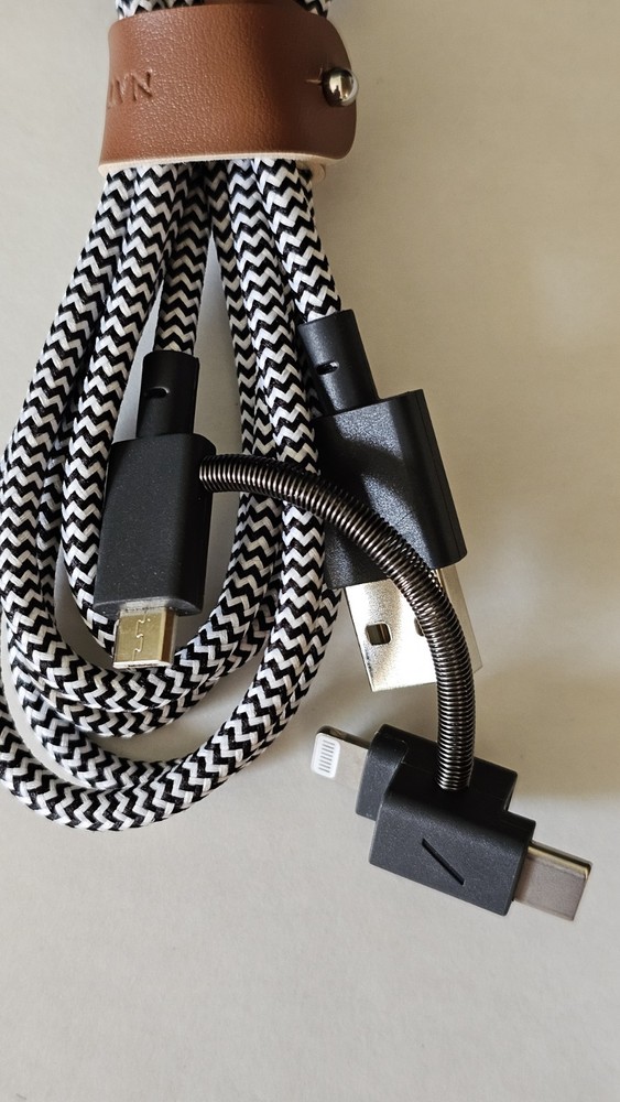 Native Union 6.5' USB Type A-to-Micro-USB/MFi/USB Type C Cable - Zebra