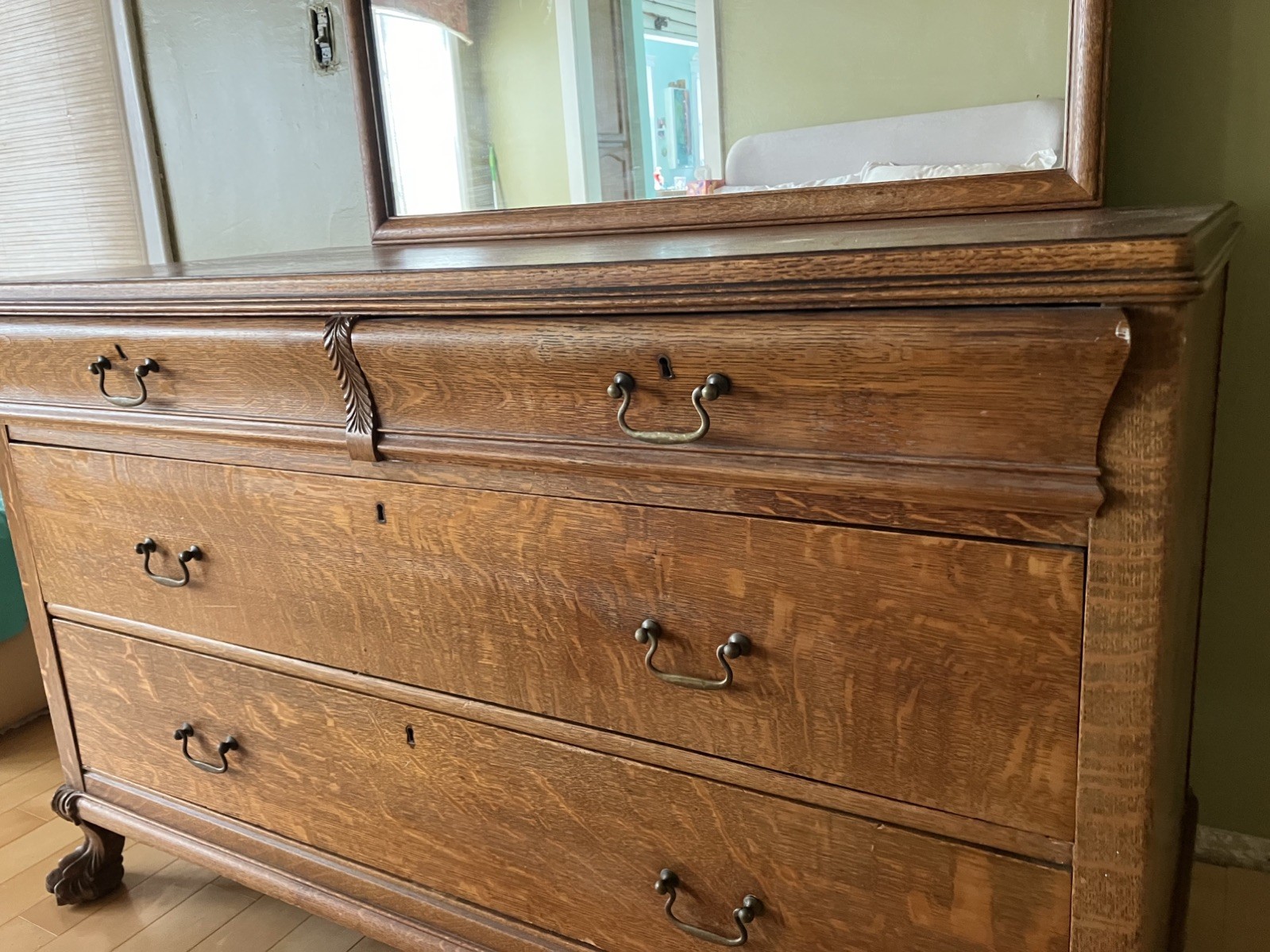 Clawed footed, Antique Solid Wood Dresser Detachable Mirror – ORIGINAL HARDWARE