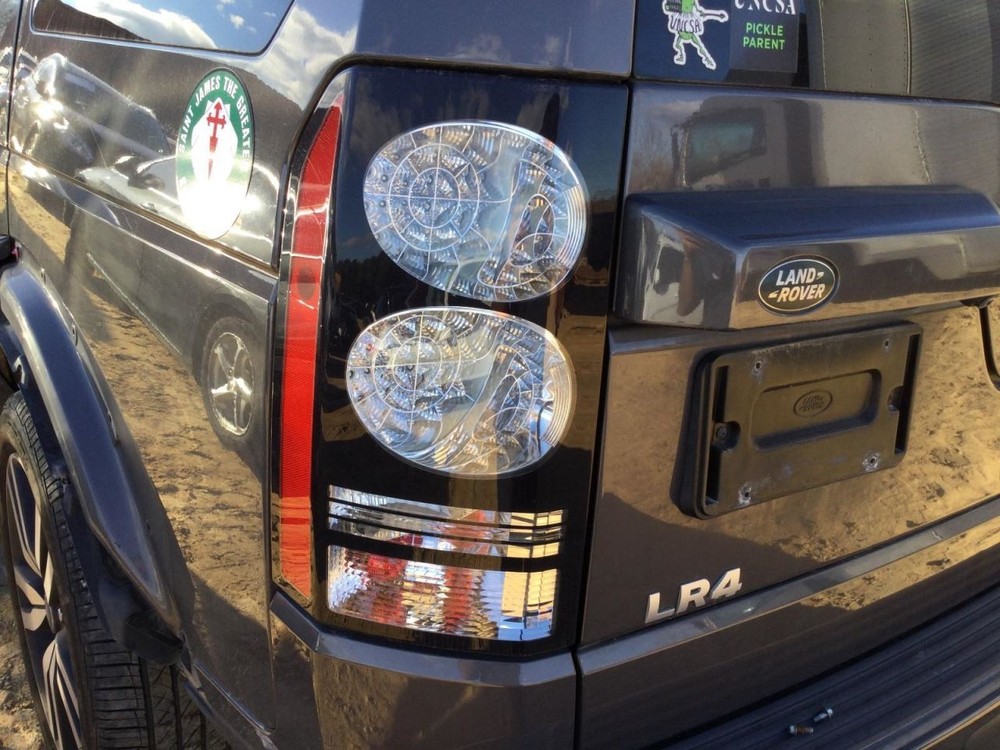 LR4 2016 Glove Box 4915510