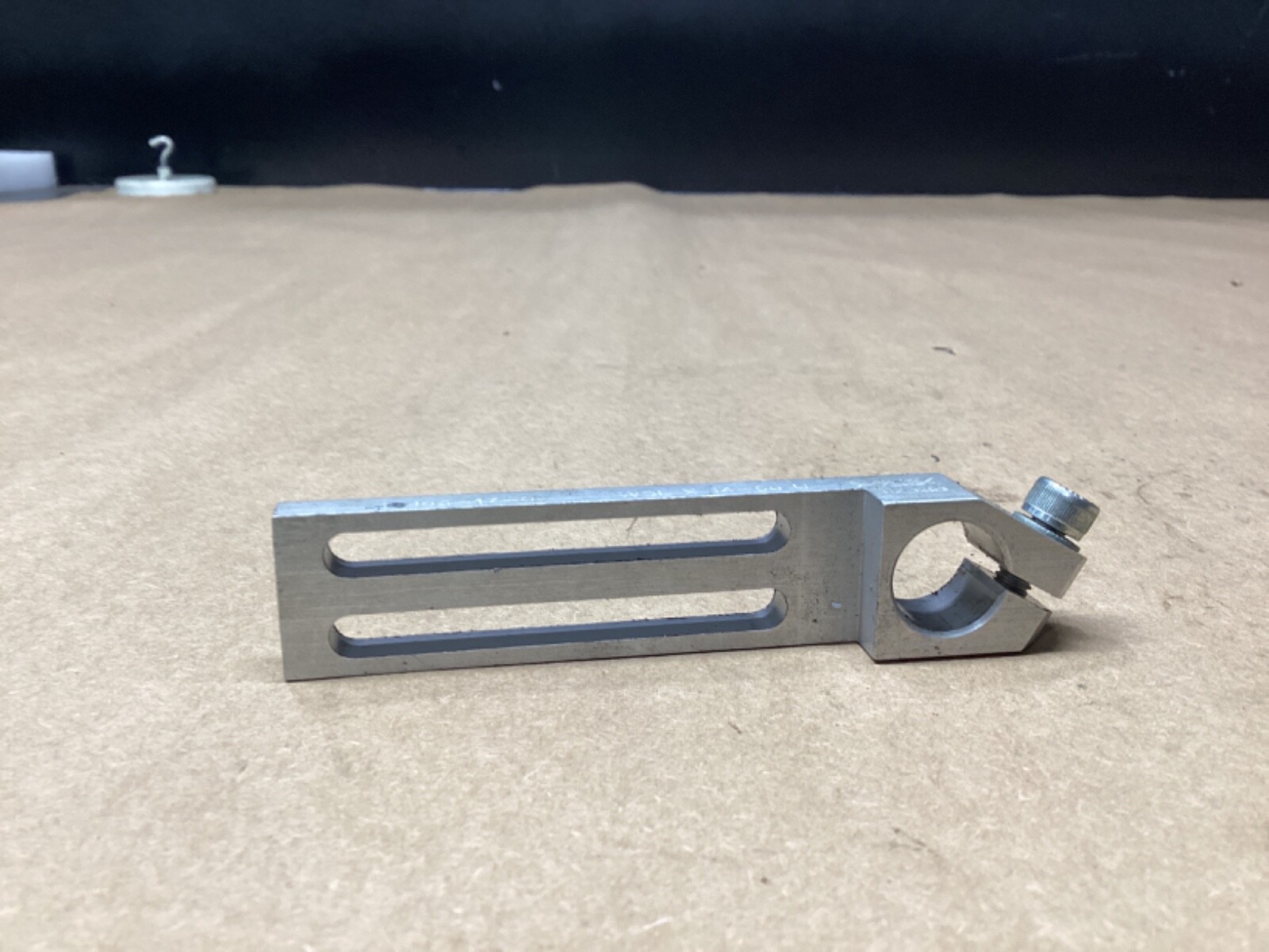 ASS Automation Long Angle Clamp 1-105-17-00 End of Arm Tooling #103L51