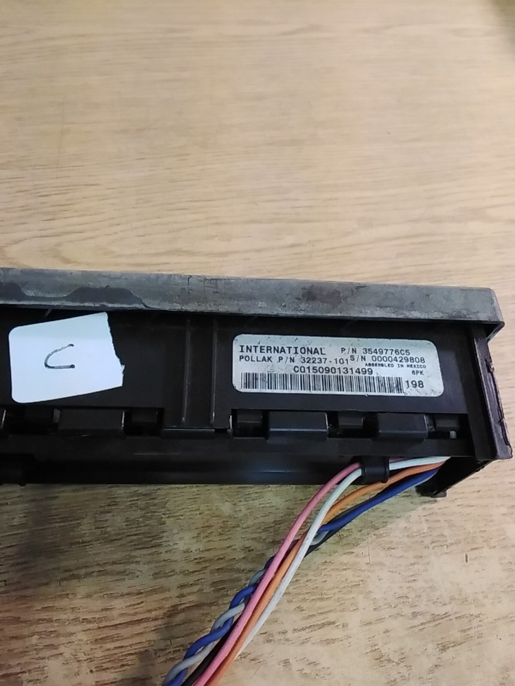 International 3549776C5 Dash/Conole Switch