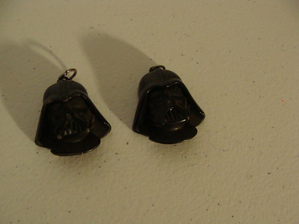 1977 STAR WARS DART VADER 2 PENDANTS
